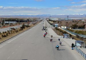 Erzurum'dan 3 kişi gitti, bir kişi geldi